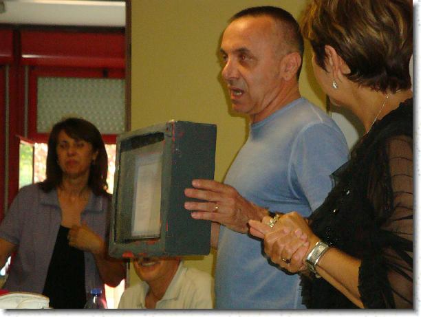 Clicca per scorrere le foto originali ingrandite