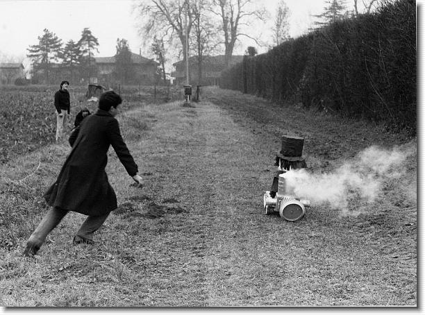 Clicca per scorrere le foto originali ingrandite