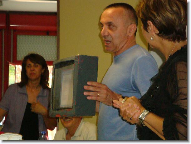 Clicca per scorrere le foto originali ingrandite