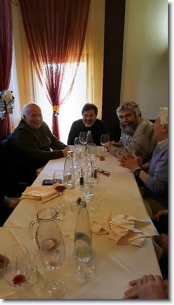 Clicca per scorrere le foto originali ingrandite
