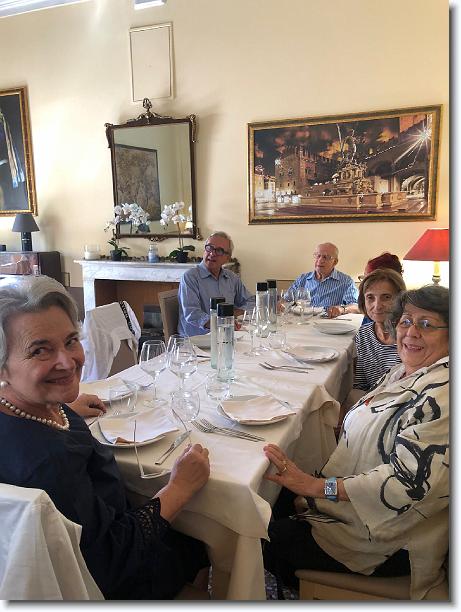 Clicca per scorrere le foto originali ingrandite